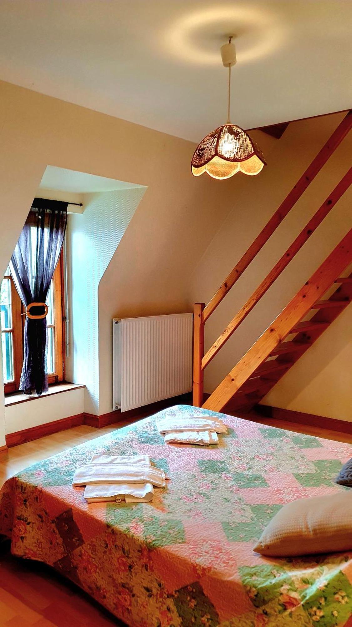 L'Auberge De La Porte Saint-Jouan-des-Guérets Стая снимка