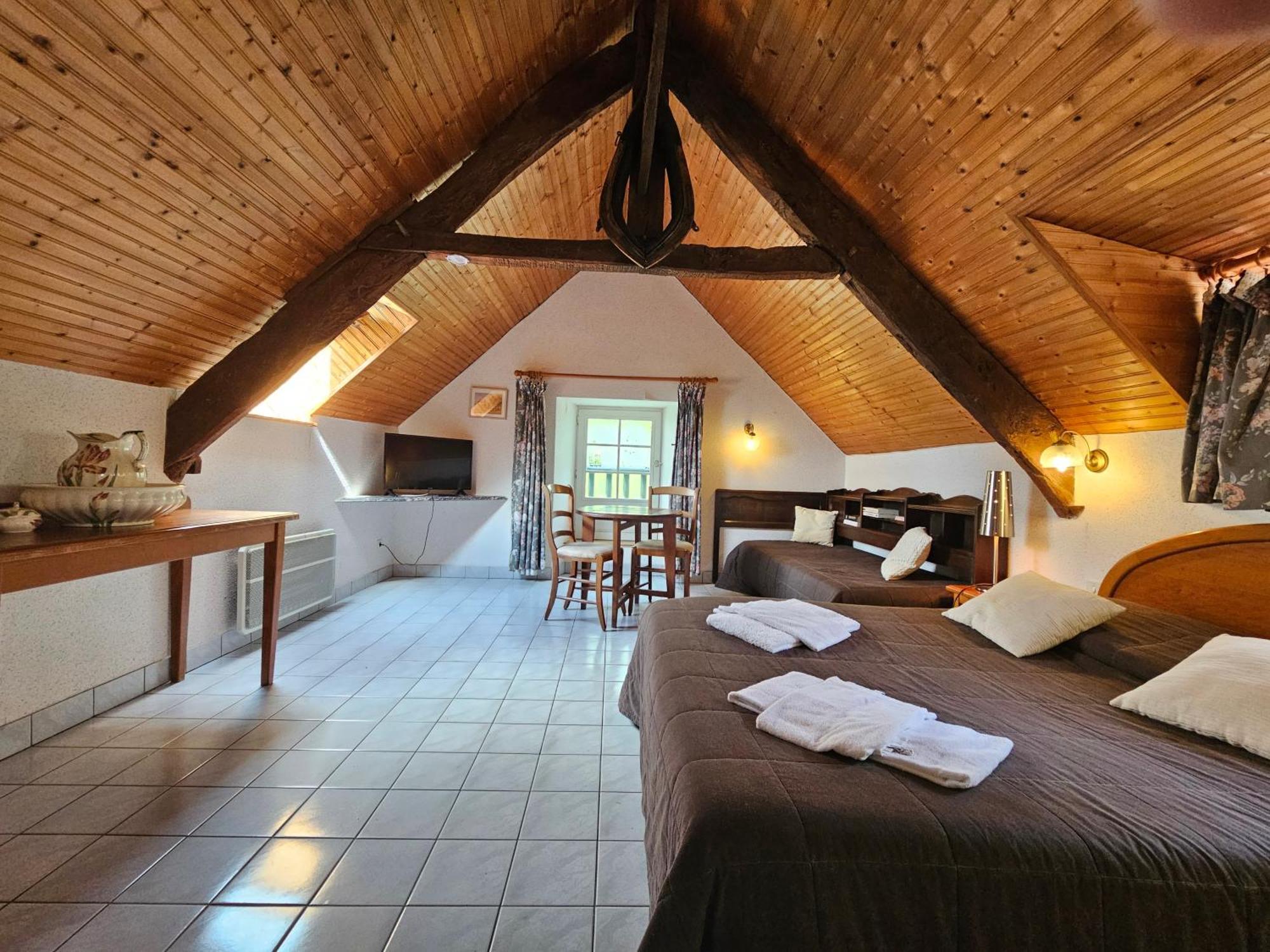 L'Auberge De La Porte Saint-Jouan-des-Guérets Стая снимка